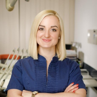 Dr. Winkler Dóra - Fogszakorvos Esztétikai specialista